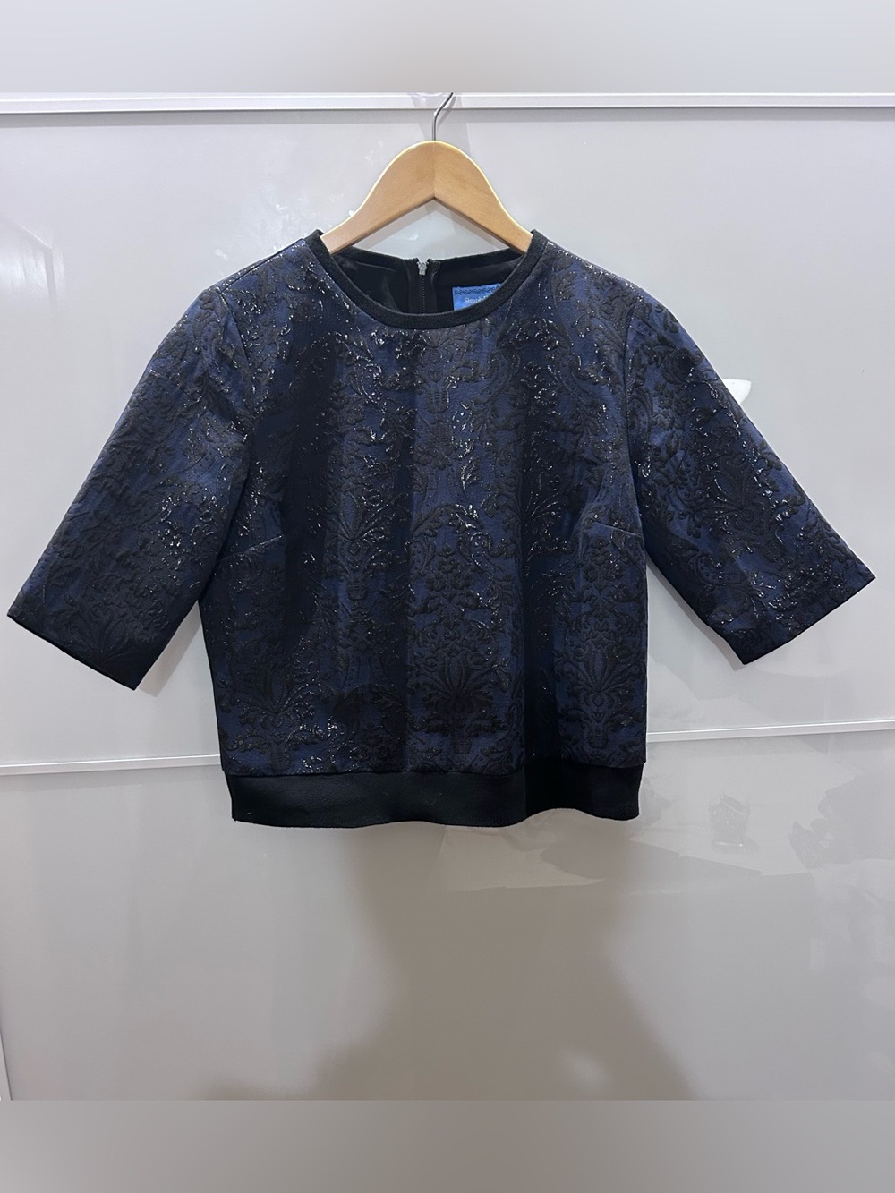 Vera Wang Navy Brocade Short Sleeve Top